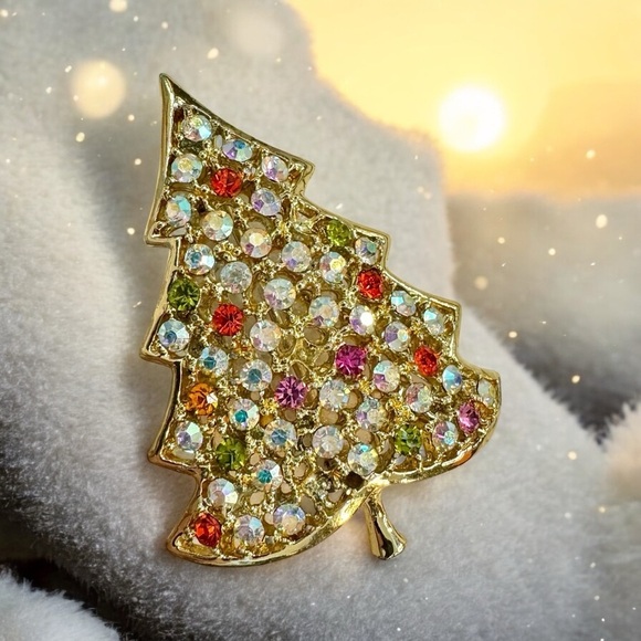 Jewelry - Vintage Kramer Christmas Tree Pin Brooch